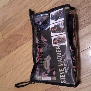 NWOT Steve Madden Travel Set